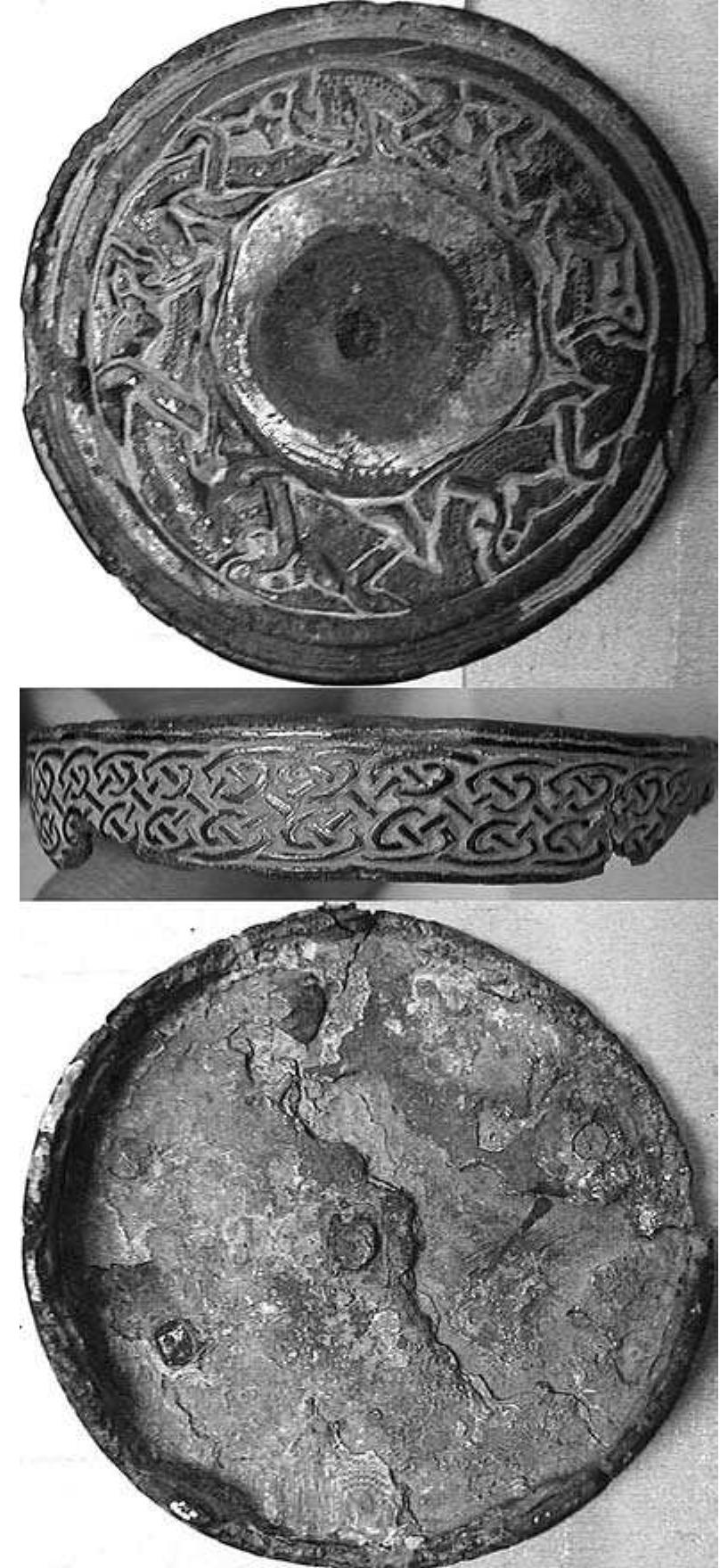 Fig. 5:4. Fredrikstorp in Flistad: gilded disc brooch, style 1:C animal art, c. AD 650. Diameter 50 mm. Photo mr. 