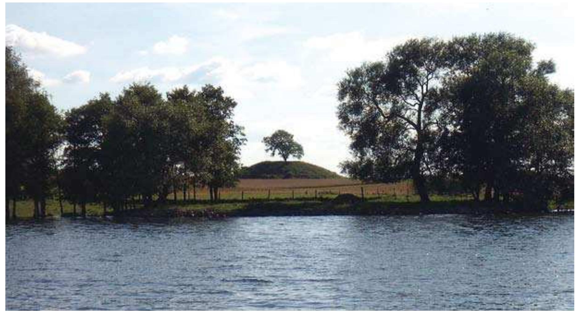 Fig. 9:7. Sattuna in Kaga: the Sattuna barrow, undated, seen from a boat on Lake Roxen. Photo Lena Anderson. 