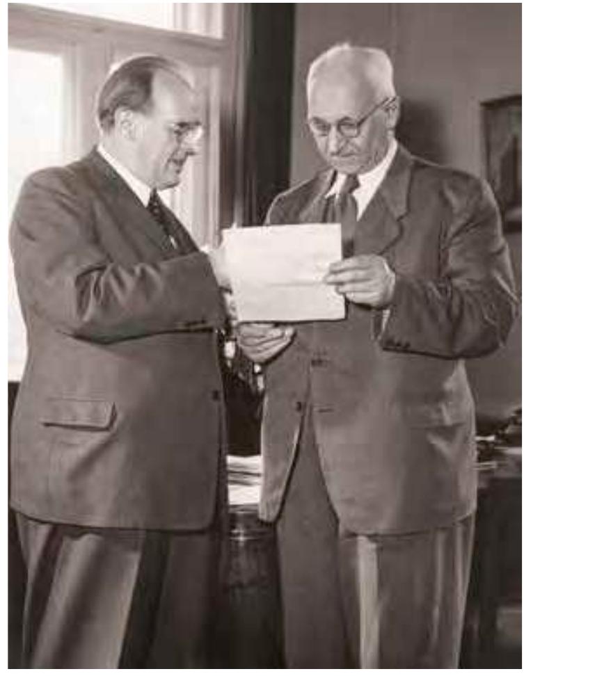 Schede’s successors as president of the German Archaeological Institute after WWI: Carl Weickert (1885-1975, on the right) 1947-1954, and Erich Boehringer (1897-1971, on the left) 1954—1960 (Archiv der Zentrale des Deutschen Archaologischen Institutes, Biografica Mappe). 