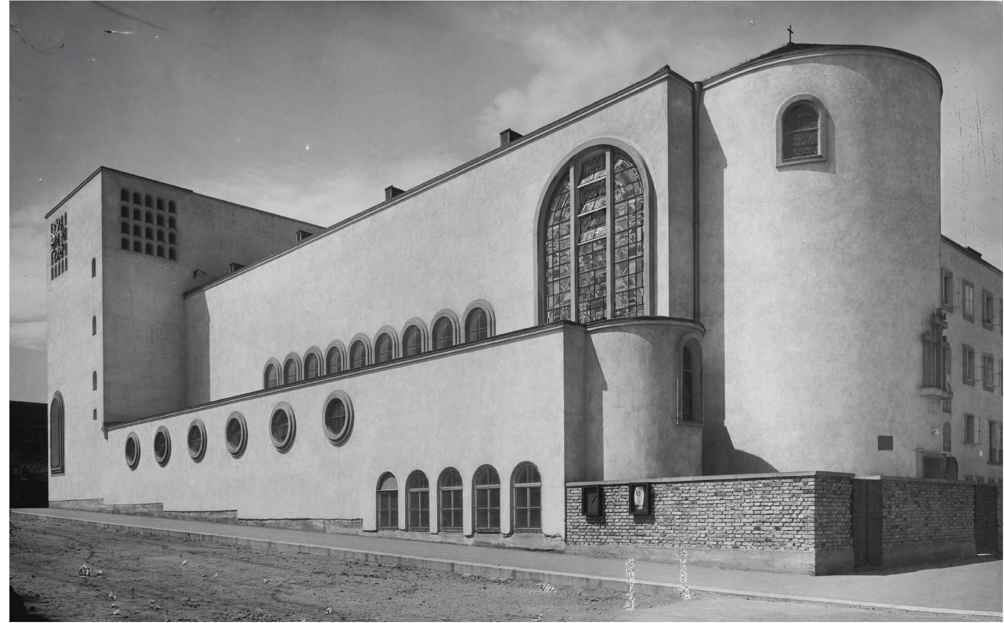 Josef Frank and Oskar Strnad espoused a range of conceptual and aesthetic concerns that stood in contrast to those of their better-known peers of Congrés Internationaux de l’Architecture Modern (CIAM) and the Werkbund. Both architects have recently enjoyed renewed attention; Christopher Long, for example, has emphasized their novel approaches to interior space, informed by their reading of the theoretical writings of August Schmarsow on space and form.” Yet their work was long ignored due to differences with their peers in the German Werkbund. Frank, for example, was  10 Robert Kramreiter, Church of Mary Queen of Peace, Vienna, 1933-35. Photo: Martin Gerlach, Wien Museum. 