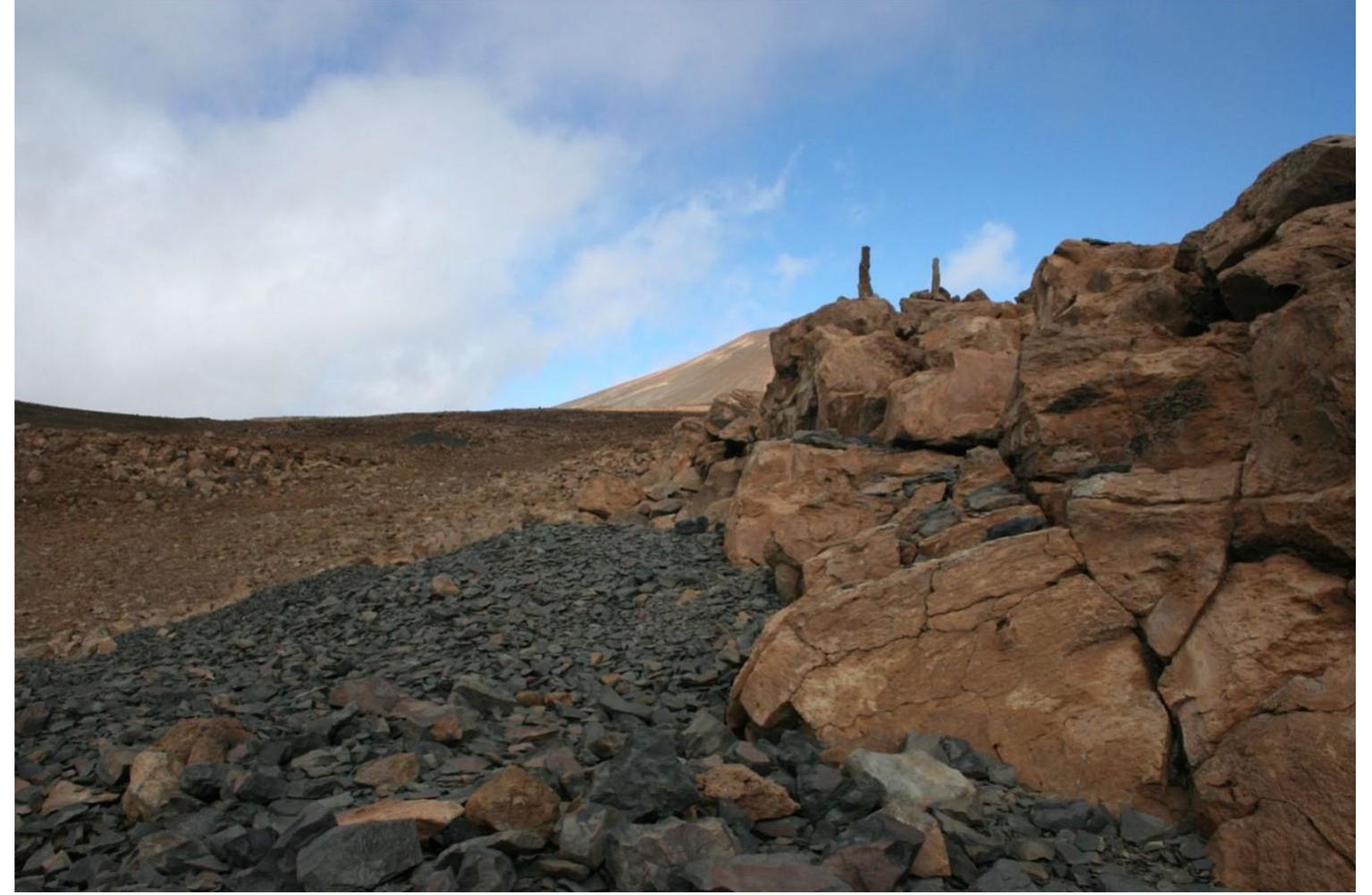 (PDF) An archaeological review of Polynesian adze quarries and sources