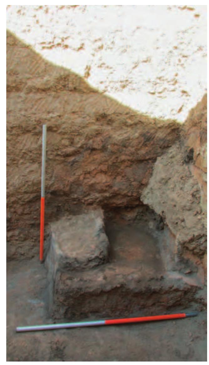 Fig. 30. The fire installation in the north-west corner of Room 1.  Fig. 31. The fire installation in the north-west corner of Room 1 from above. 