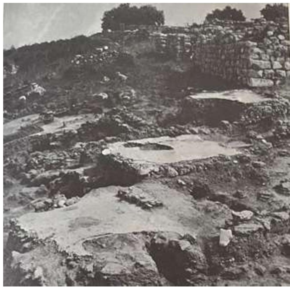 Figure 9:  Figure 10:  Early Neolithic houses 22-48, 22-50, 28-11 in Byblos. Photo of Dunand 1973: Tome V: Plates, Pl. 1X:1.  One of Neolithic Byblos most defining attributes was its simple house/huts constructed from stones and pebbles, rectangular in shape with a single-room layouts. These houses played a very important role in various aspects of the inhabitants life’s covering mate- 