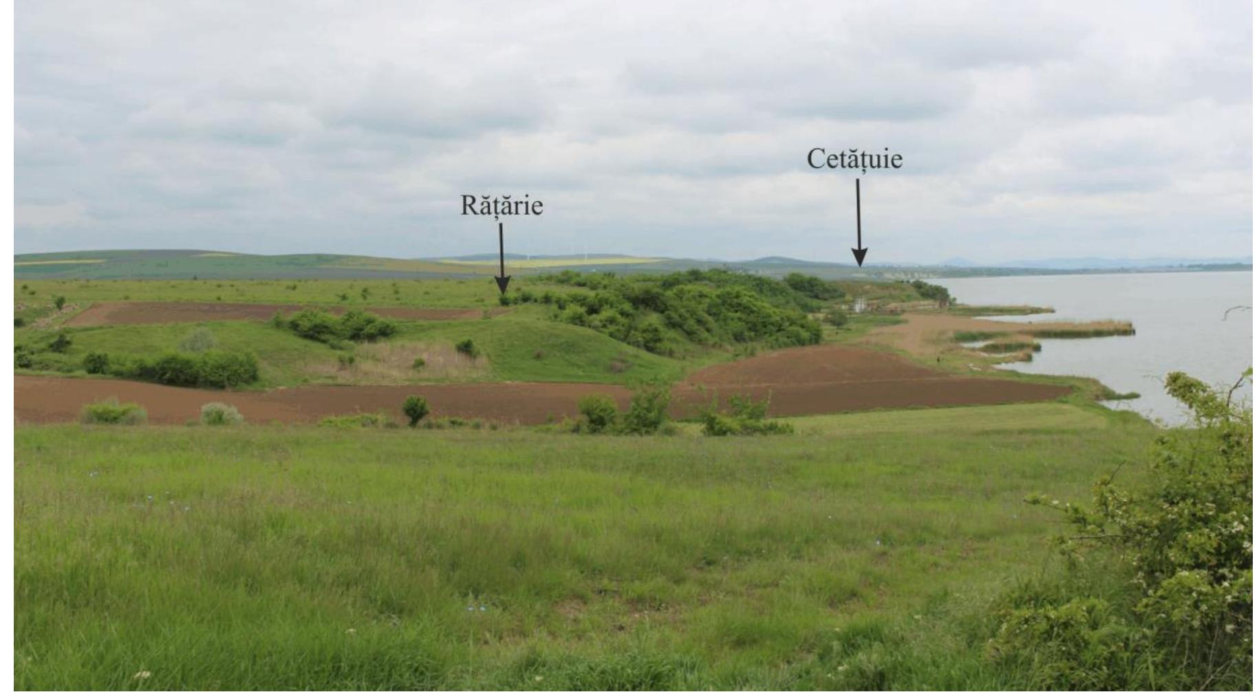 Fig. 3. View from the east on the settlement from Babadag-Rafarie. 