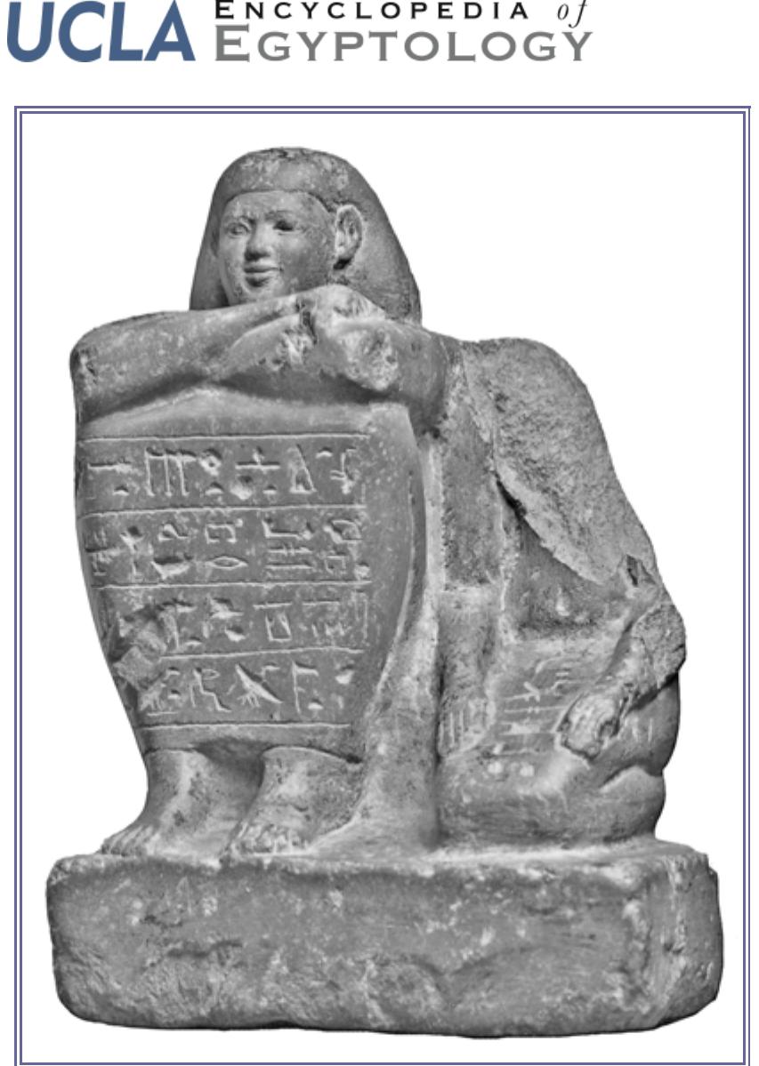 Statue group of ipy and his wife. limestone, h. 14.7 cm.