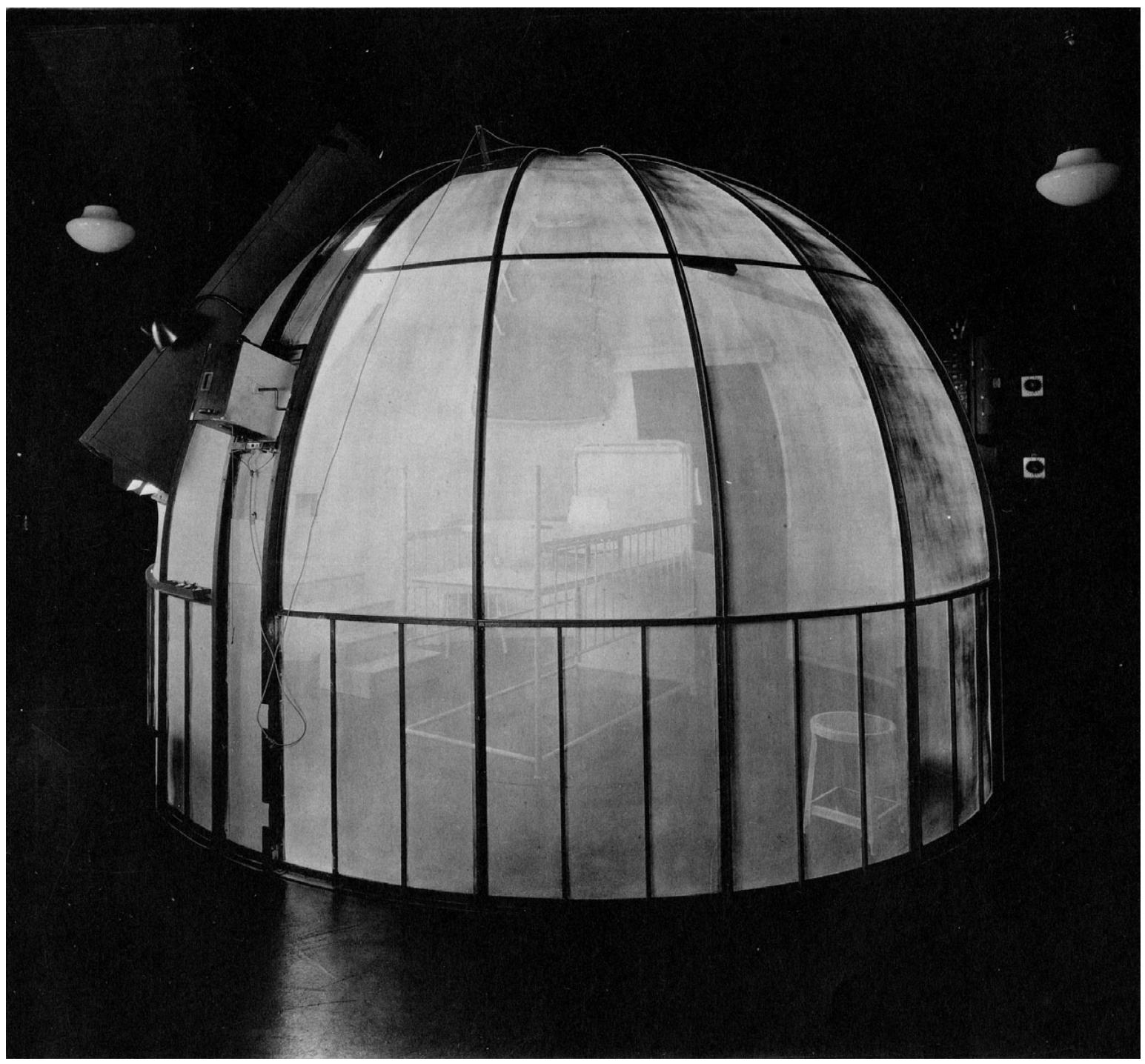 Fig. 1. Gesell’s observational dome at the Yale Clinic. (Source: Arnold Gesell, An Atlas of Infant Behavior, New Haven, Yale University Press, 1934) 