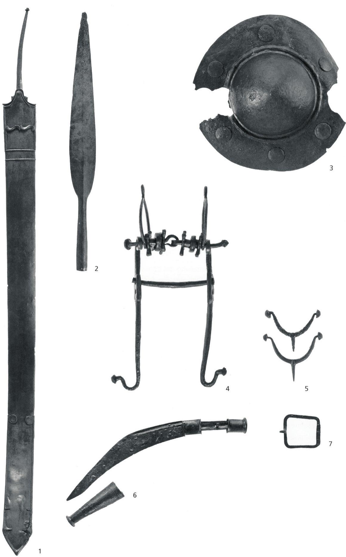 Figure 4. Typical funerary inventory of the so-called Padea-Panagjurski Kolonii group, including a sica (after Luczkiewicz, Schonfelder 2008). 