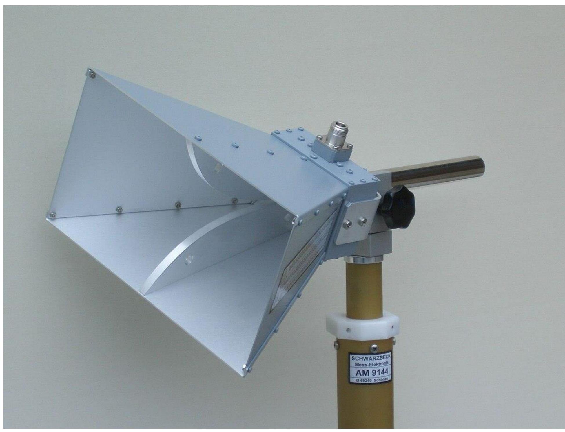 Figure 3 - Design and simulation of Pyramidal Horn Antenna