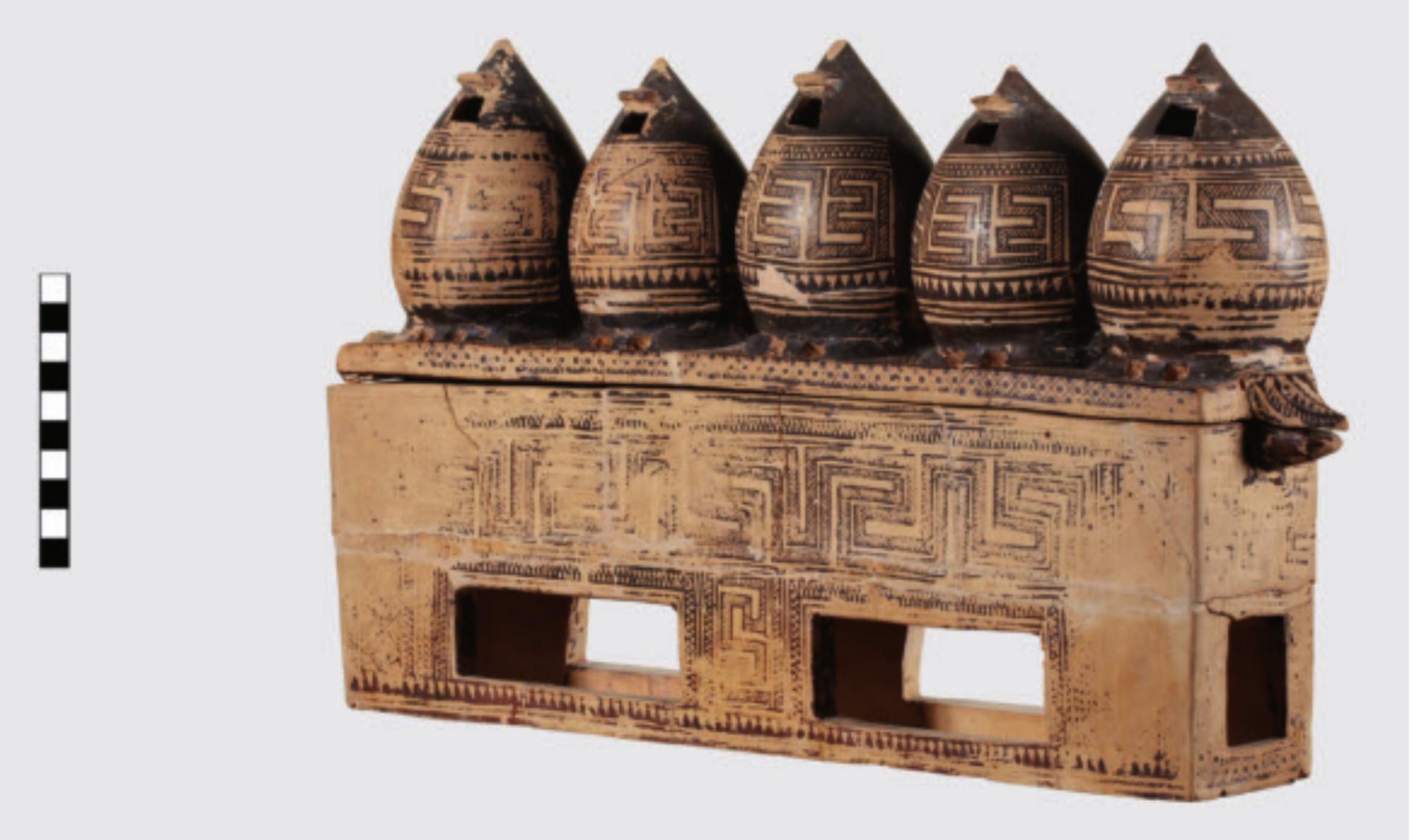 Fig. 7. Pyxis with granaries from the grave of the “Rich Athenian Lady” (© American School of Classical Stud- ies at Athens: Agora Excavations). 