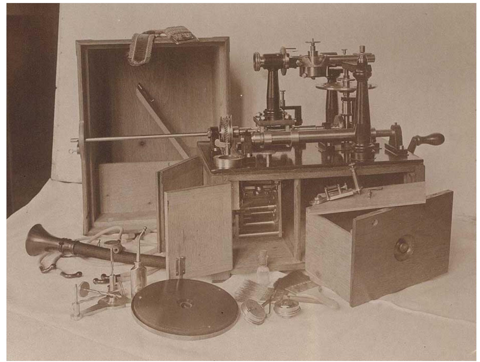 Archivphonograph (Type I) without funnel  Paul Kretschmer (1866-1956), linguist and professor at the University of Vienna, undertook the  phonograph, took place in 1901 in Croatia, Brazil, and the Isle of Lesbos.’ 