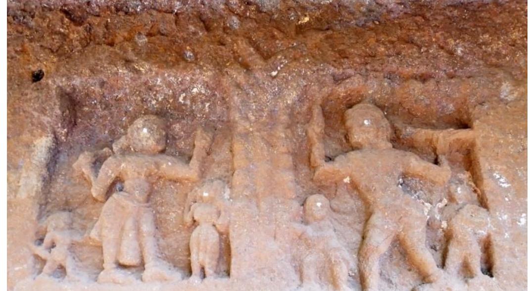 Fig. 6. Kanifnath and Bahudi, Cave No. 14, Panhale Kaji  Fig. 5. Kanifnath and Bahudi, Hira Gate, Dabhoi (2) 