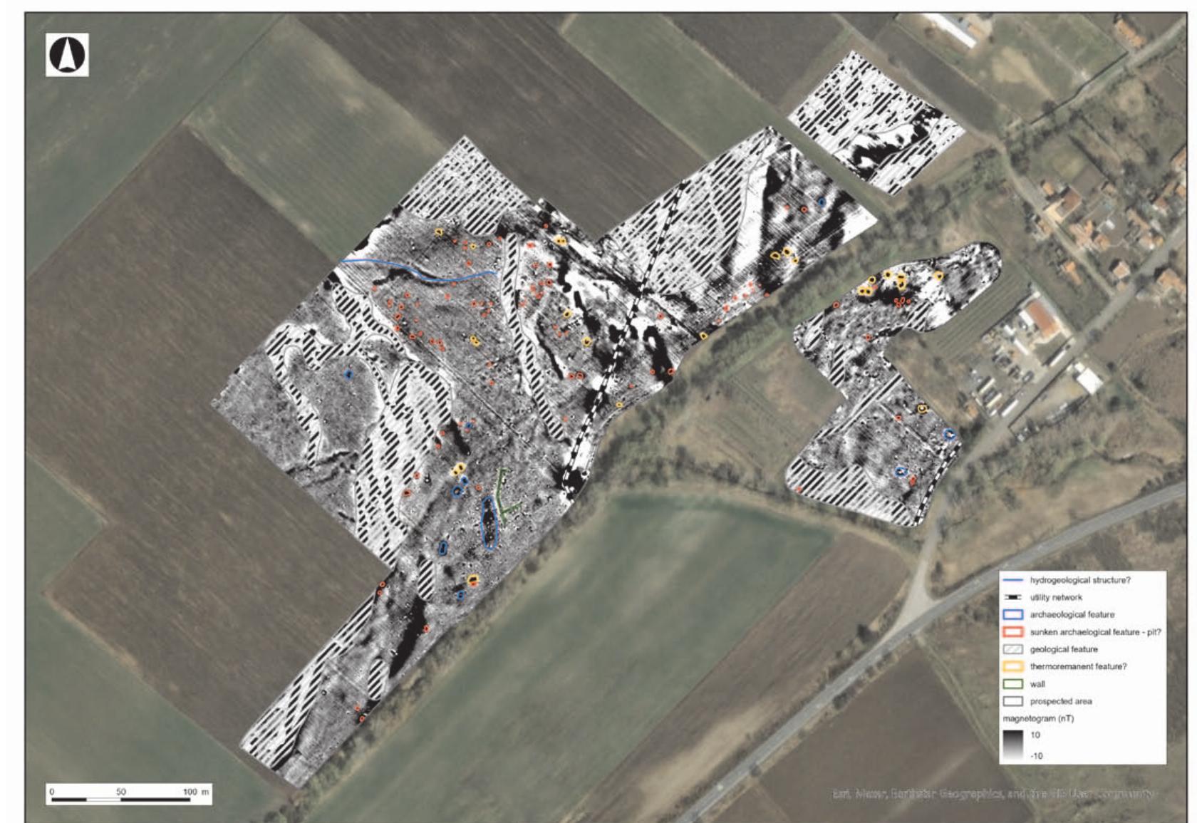 Fig. 12. Western part of Kozarevo village with the results of the geomagnetic prospection and marked features (map by P. Milo, T. Tencer and D. Sdlka) O6p. 12. 3anaduama uacm ua c. Ko3zapeso c pe3yamamume om 2eomaeHumHama CHUMKa U MapKupaHu cmpykmypu (kapma ua P. Milo, T. Tencer u D. Sdlka) 