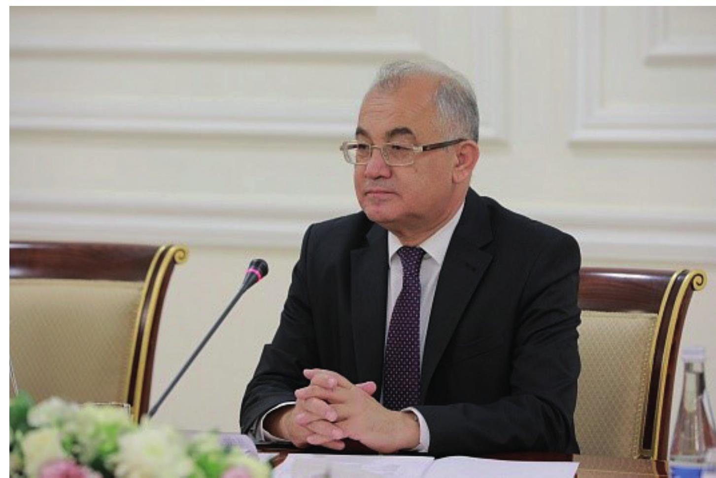 Erkaklar mushukdan spermani ichishadi Onam va ogil porno onlayn