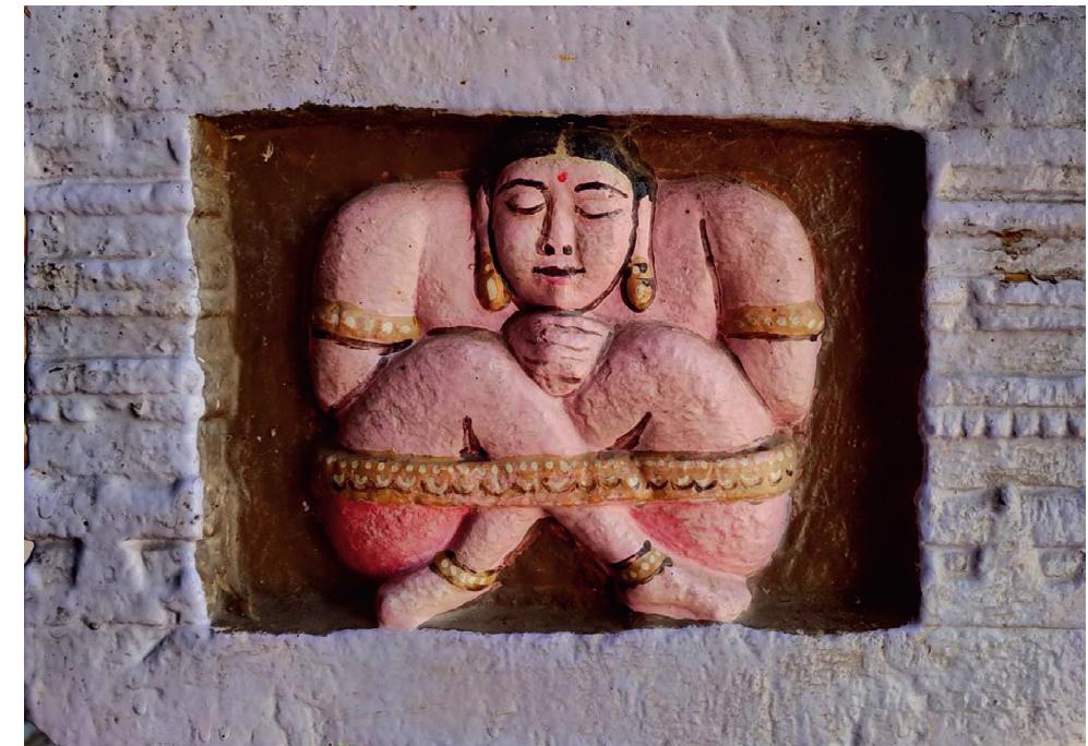 Fig. 5: Yogi in Squatting posture, Siddhesvara temple at Pandare 