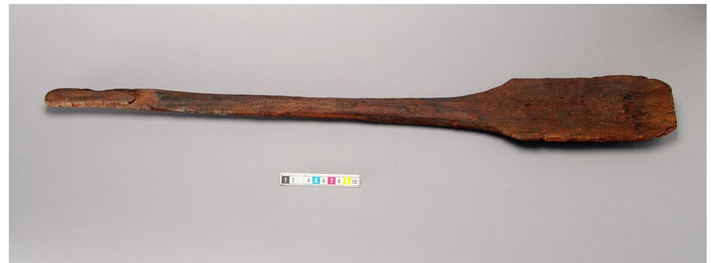 Fig.4 Akermyren paddle, dated to between 7040 and 6650 BCE. Open-source image from the Swedish History Museum 