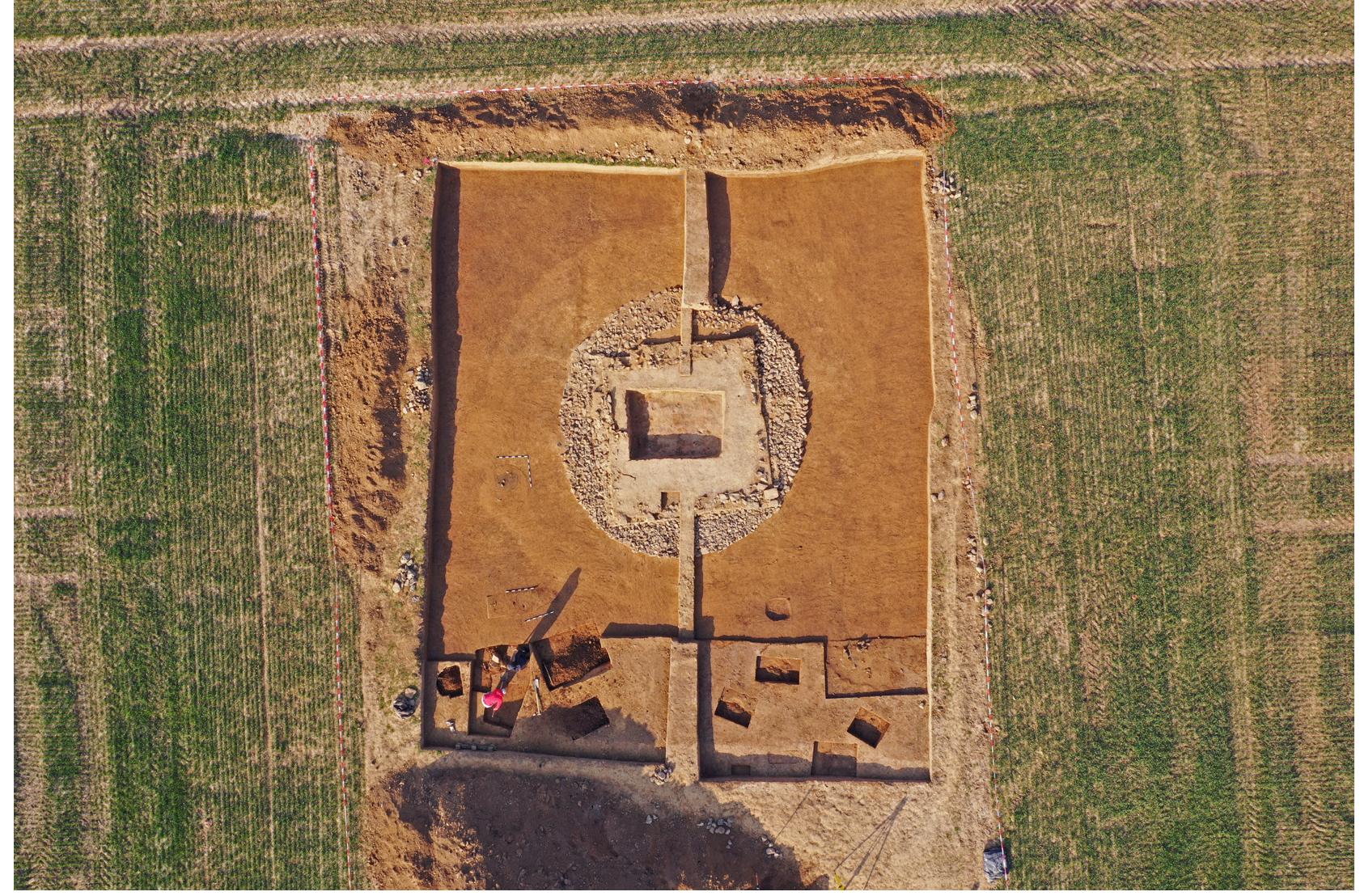 (PDF) The Arnsburg Tumulus and the Imagined Underworld – Bathing and ...