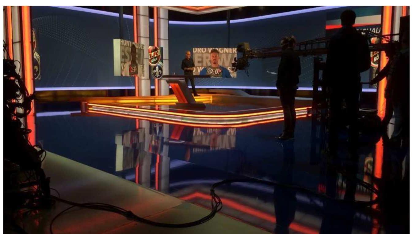 (PDF) Inside the commentator's booth: a Multimodal (Inter)action and ...