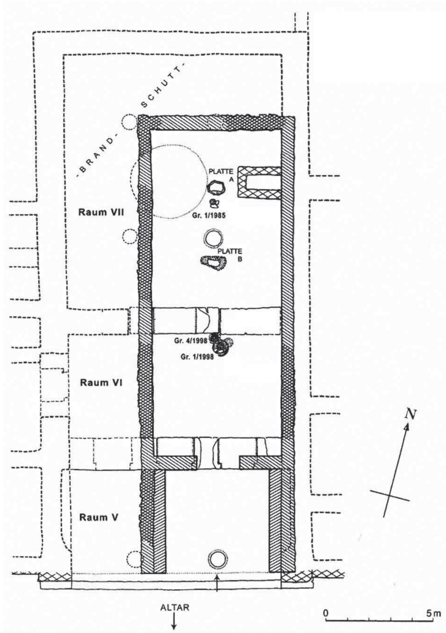 FiG. I-25: PLAN OF THE LATE HELLADIC IIIC BUILDING T IN PLACE OF THE PREVIOUS CENTRAL MEGARON ON TH ACROPOLIS AT TIRYNS (AFTER MARAN 2000: 2 FIG. 1). 