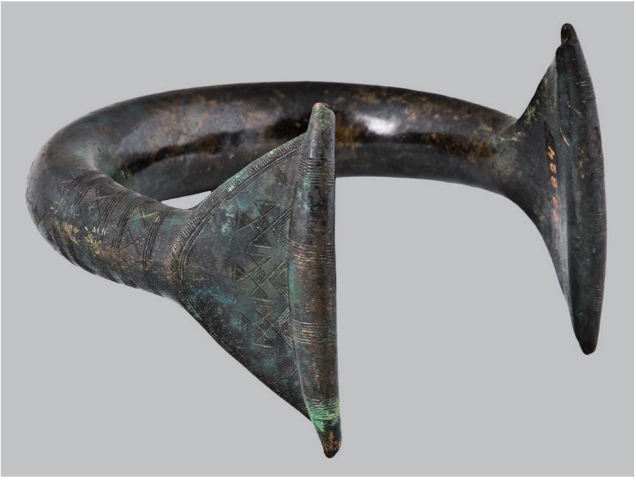 Figure 2 — Bracelet/anklet from Ostra, group I| according to Mirjana Vukmanovic (© National Museum of Serbia) 