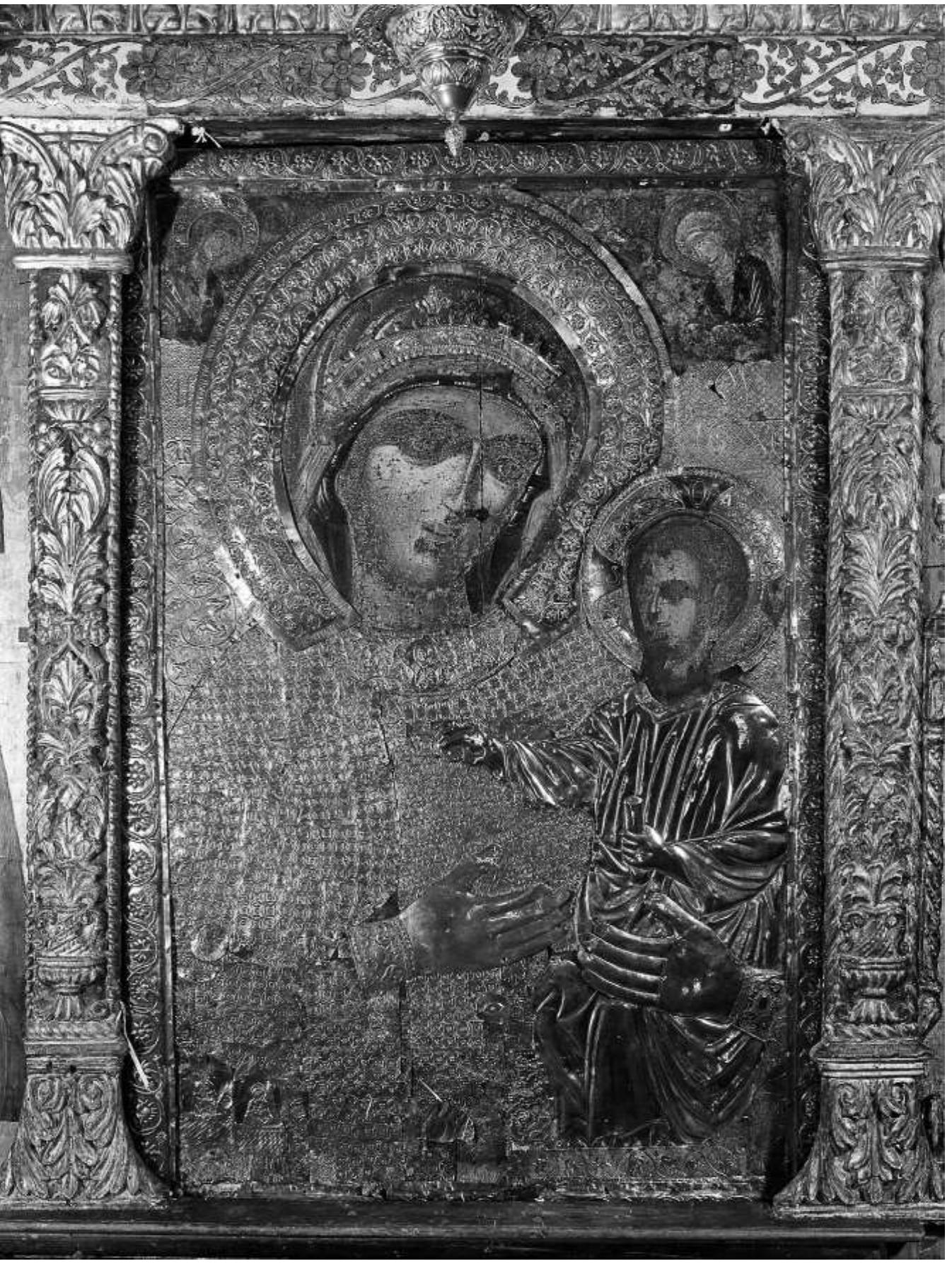 FiGuRE 7: Lindos, church of the Dormition. Bilateral icon of the Virgin Mary, first half of the 15 c, 