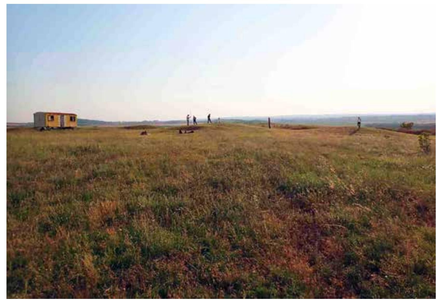 Fig. 2. Burial mounds No. 2 (right) and 3 (left) just before the excavation in summer 2022 (photo by P. TuSlova) 
