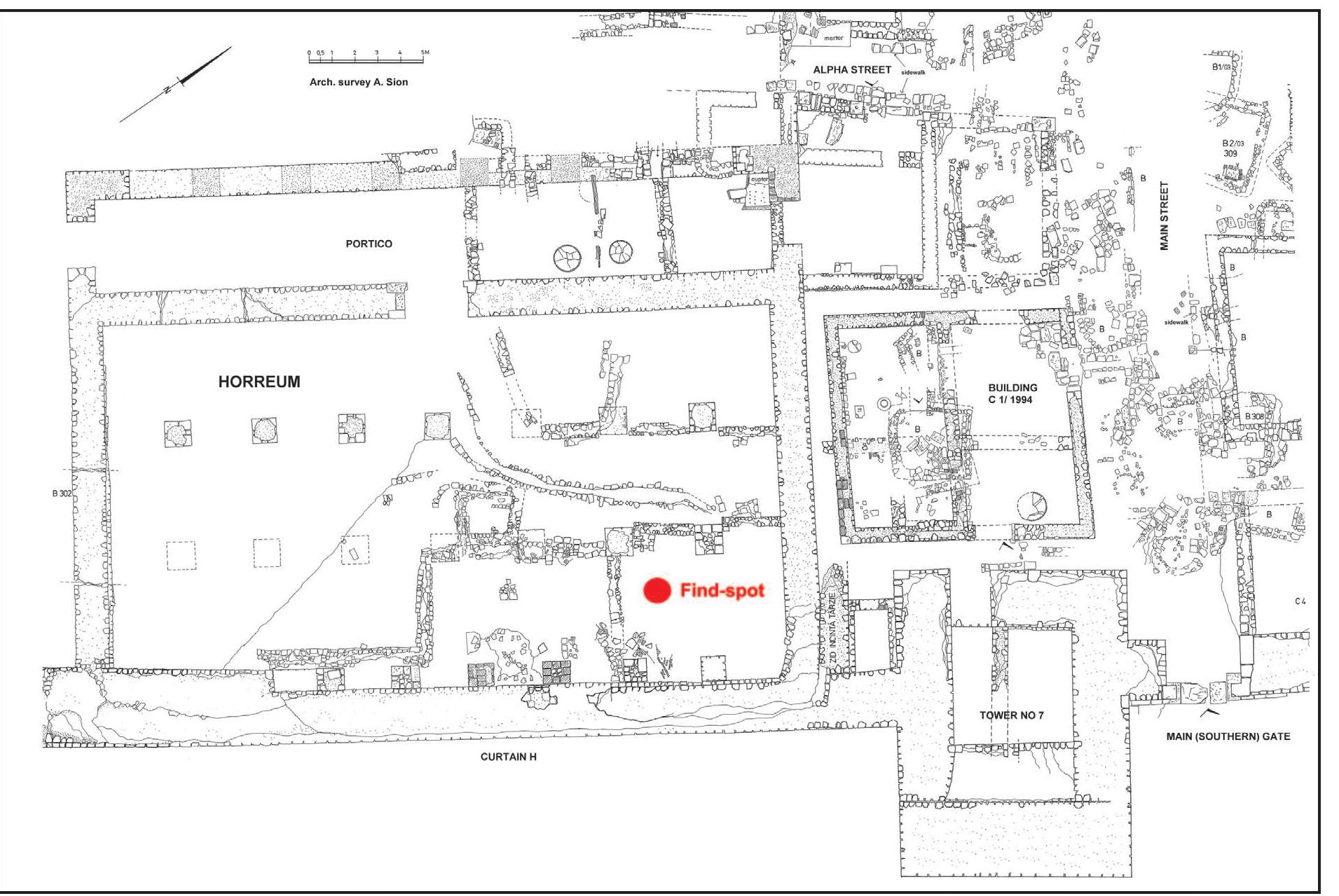 Fig. 4. The architectural plan of the horreum, with the indication of the find-spot (red dot). (Plan by Arch. A. Sion) 