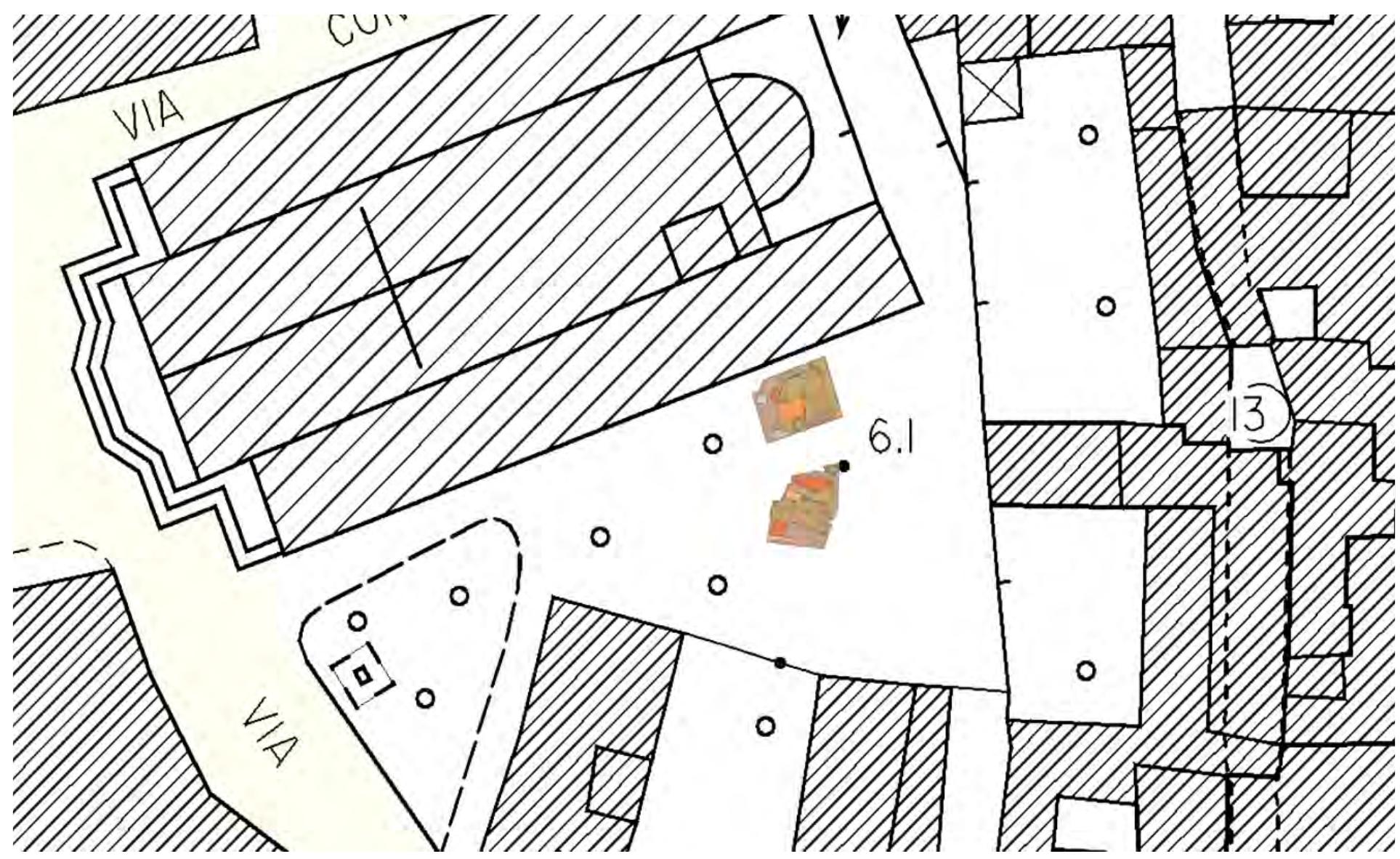 4.3 The Contexts of the excavation in Via Consoli del Mare (2007), georeferenced and viewed on the 1:2000-scale CTI raster map.  ferent levels of accuracy — defined as “accurate” and “inaccurate”, in turn divided into high, me- dium, low — to indicate the level of georeferenc- ing reliability (PRC). “Accurate” georeferencing means georeferencing where the geometrical sur- face corresponds to the real location, shape and extension of the area of intervention (PRC= high); “inaccurate” includes all the other cases, divided into medium and low levels. Medium level is as- signed to interventions where the location most likely corresponds to the actual one: this includes interventions inside a building or along a road, for which, however, the real surface cannot be defined. Low levels are assigned to interventions within a certain area that cannot be defined: for example, interventions that can be located along a road but cannot be referred to a linear trace (e.g. an intervention in an indeterminable point of a road), or located within a large area (e.g. a village or neighbourhood) or an entire block or group of buildings. Georeferencing of all inaccu- rate elements is topologically consistent with the  The reliability of the location of each single inter- vention was described by distinguishing two dif- 