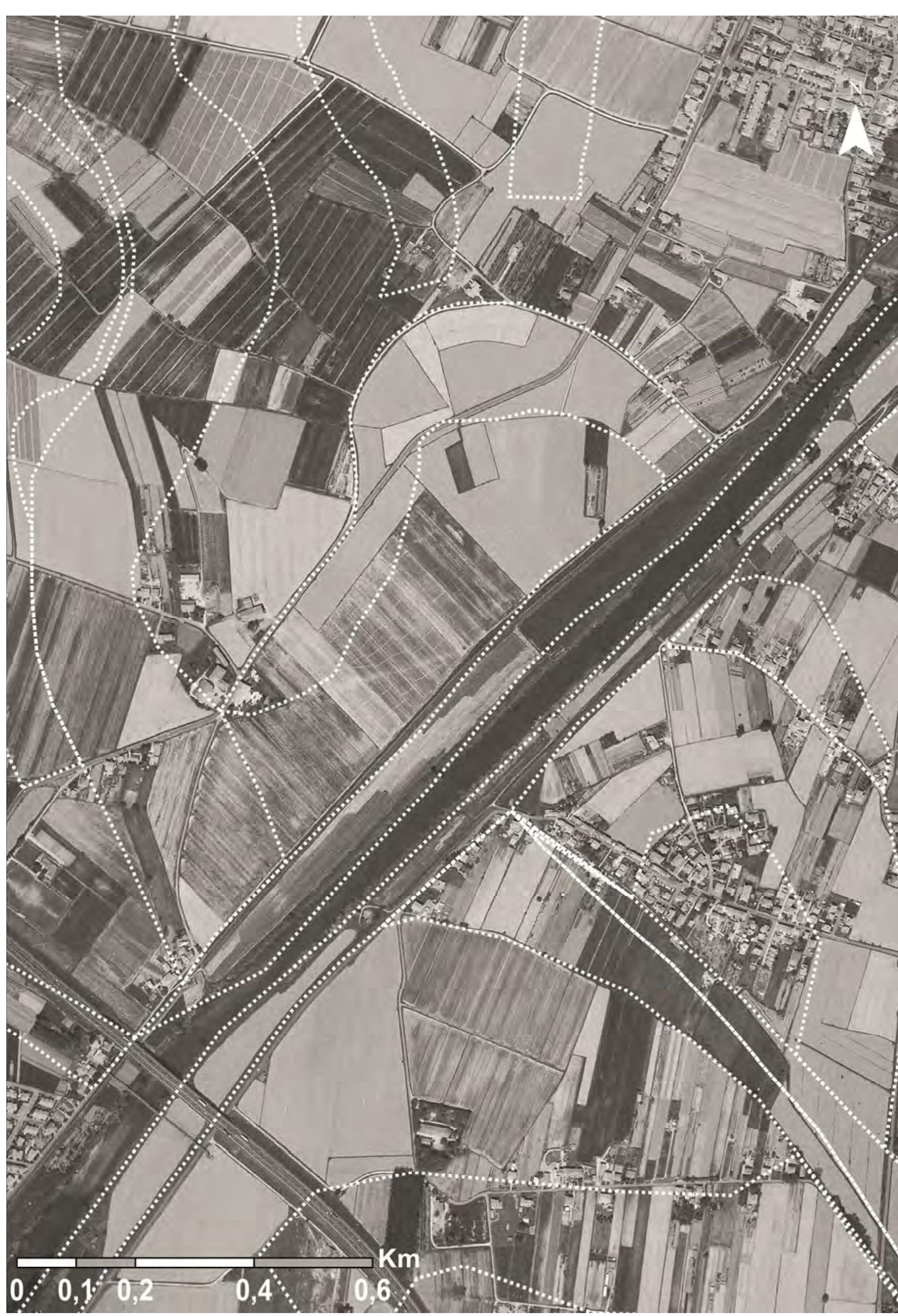 Fig. 9.16. Plan division of cultivations and their layout with curved patterns, representative of ancient fluvial routes 