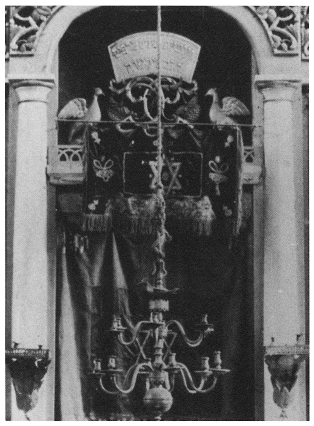 8 Synagogue Ark (destroyed), Wyszogrod (detail) (from G. Loukomski, Jewish Art in European Synagogues, London, 1947, 109) 