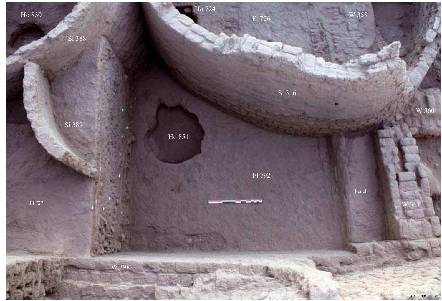 Fig. 10 South-west corner of the northern columned hall where the 40 Khayan sealings were found, showing the mud-brick bench leaning against wall W 361 