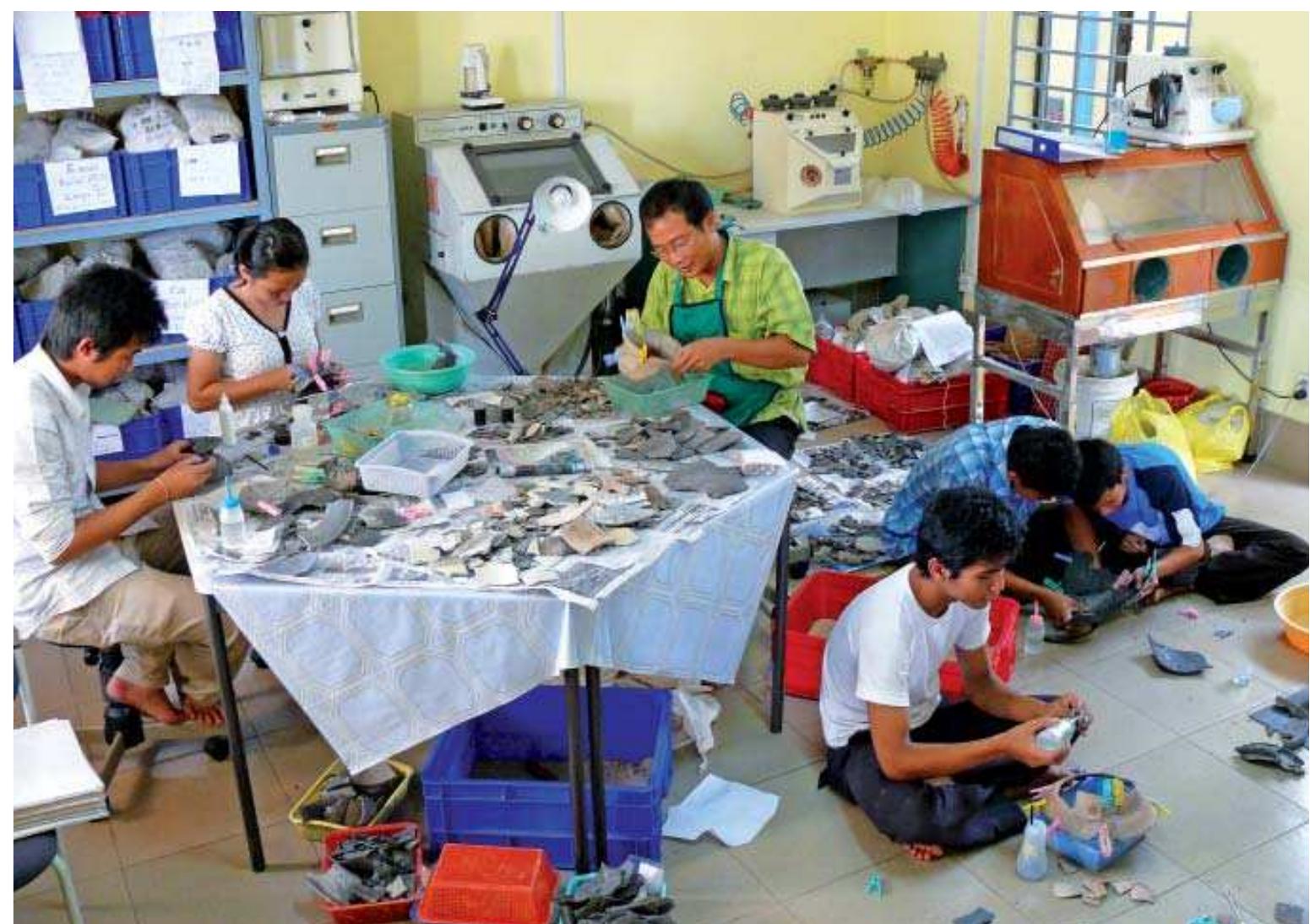 Restorec (PDF) 2010 (+ Vin Laychour / Heng Sophady / Seng Sonetra) The Golden ...