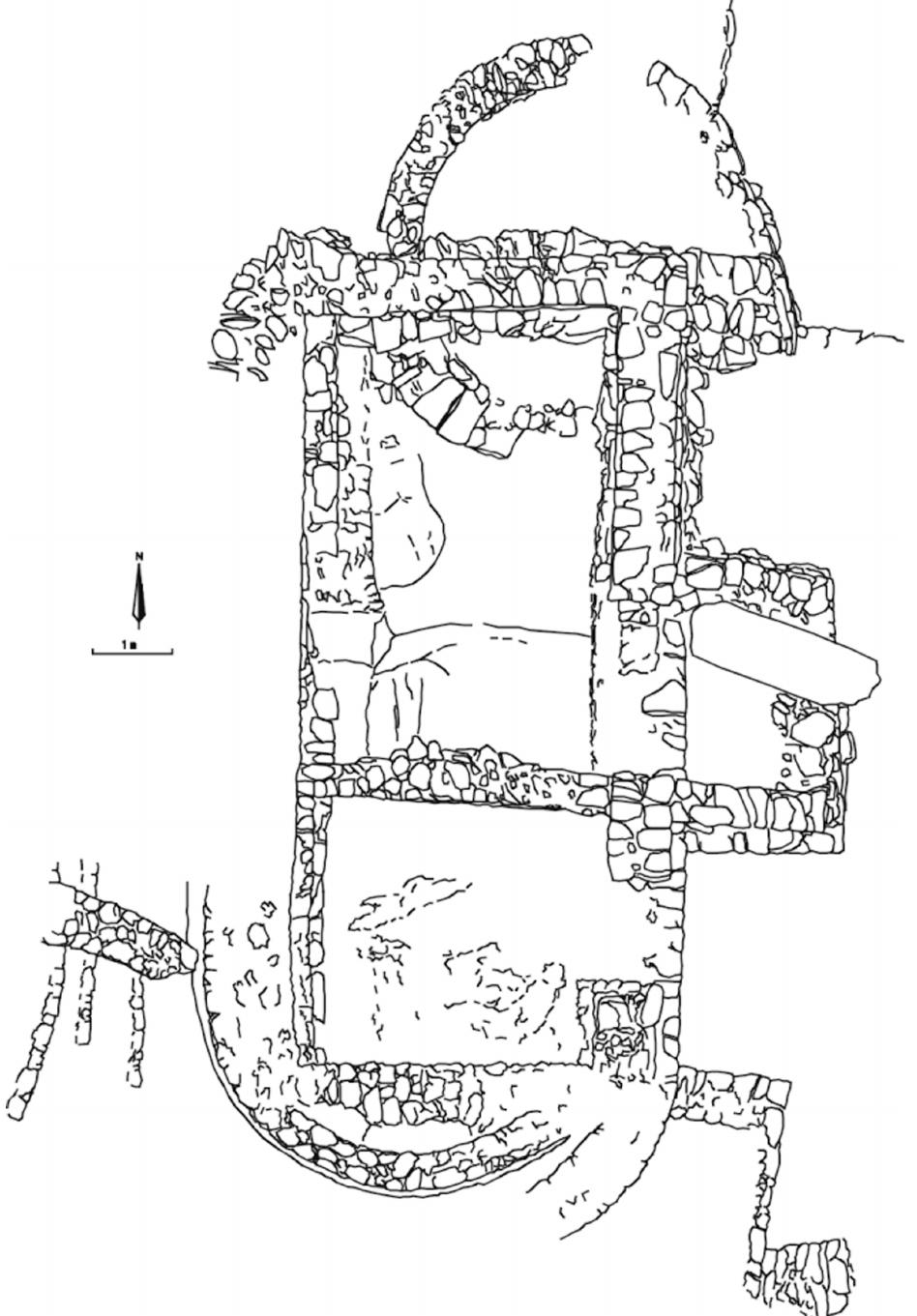 The following analysis was carried out in the ‘Casa de la Exedra’, the largest and most complex construction which has been excavated to date in the hillfort. This reading of parameters should be completed by a reading of the layout, due to the building’s highly deteriorated condition.  Figure 4. Plan of Casa de la Exedra, digitalized from the diggings of 1983 and 1984 
