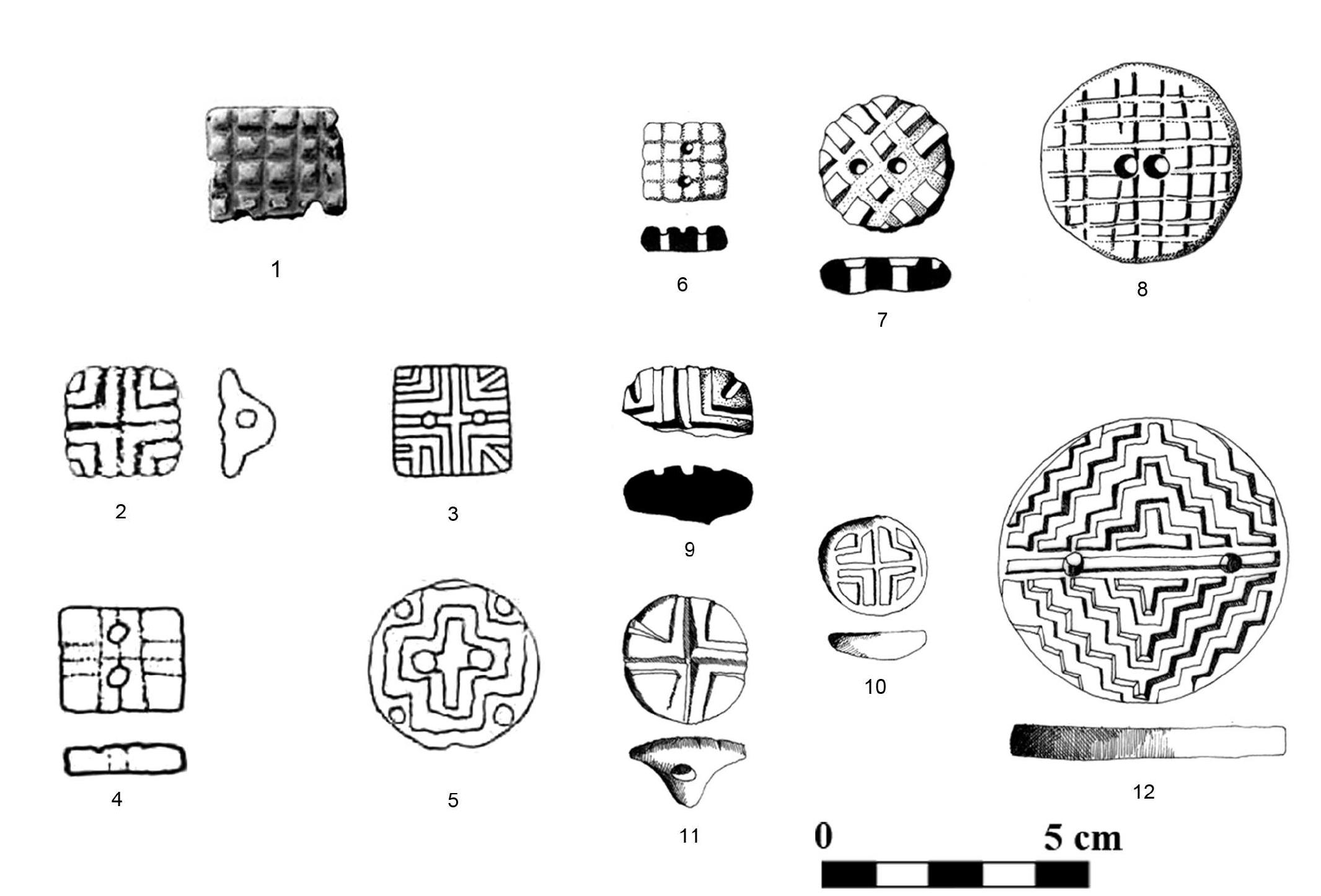 Fig. 17 — Parallels between Shahr-i Sokhta I-Ila surface seals 1-5 (CORTES! et al., 2008: fig. 13, 1 and fig. 15, 1-2, 4, 8 and Nausharo I terracotta seals 6-12 (drawings MAI). 