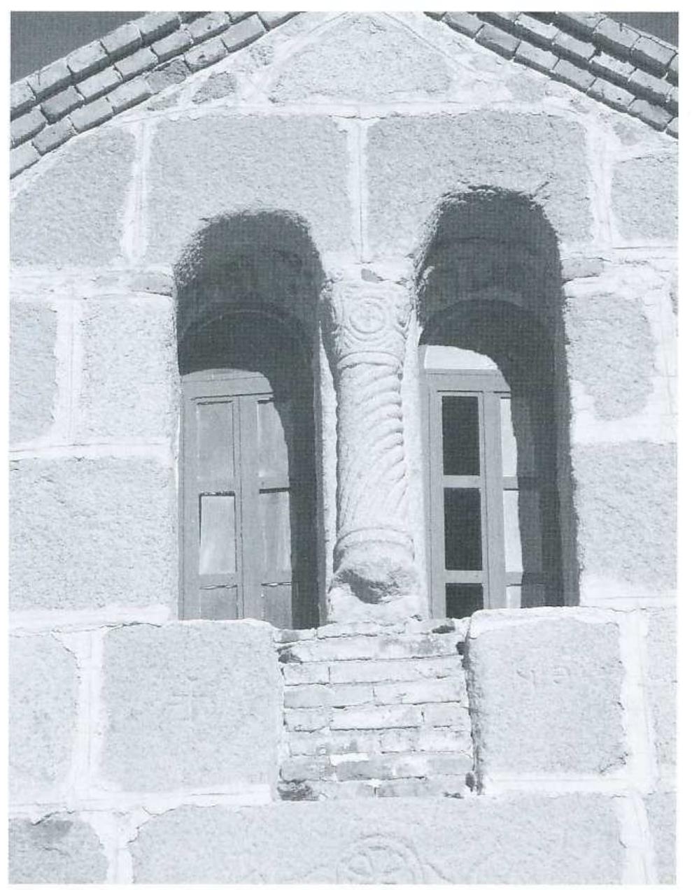 ” The finds were studied by Charikleia Diamanti (Early Christian amphorae); George Manginis (clay lamps, Islamic, Far Eastern, and European pottery); Ioannis Meimaris (Arabic inscriptions); loanna Rapti (Armenian inscriptions); and Maria Skordara (glass lamps and other glass vessels). Their detailed reports will be included in the final publication of the excavation, edited by the authors of this article. 