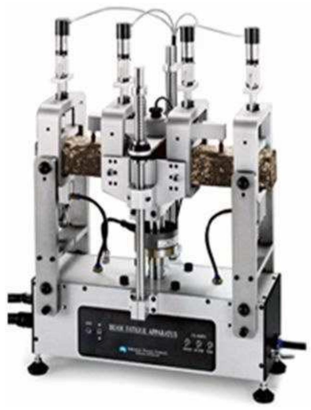 Figure 2. Beam fatigue test (four-point bending). 