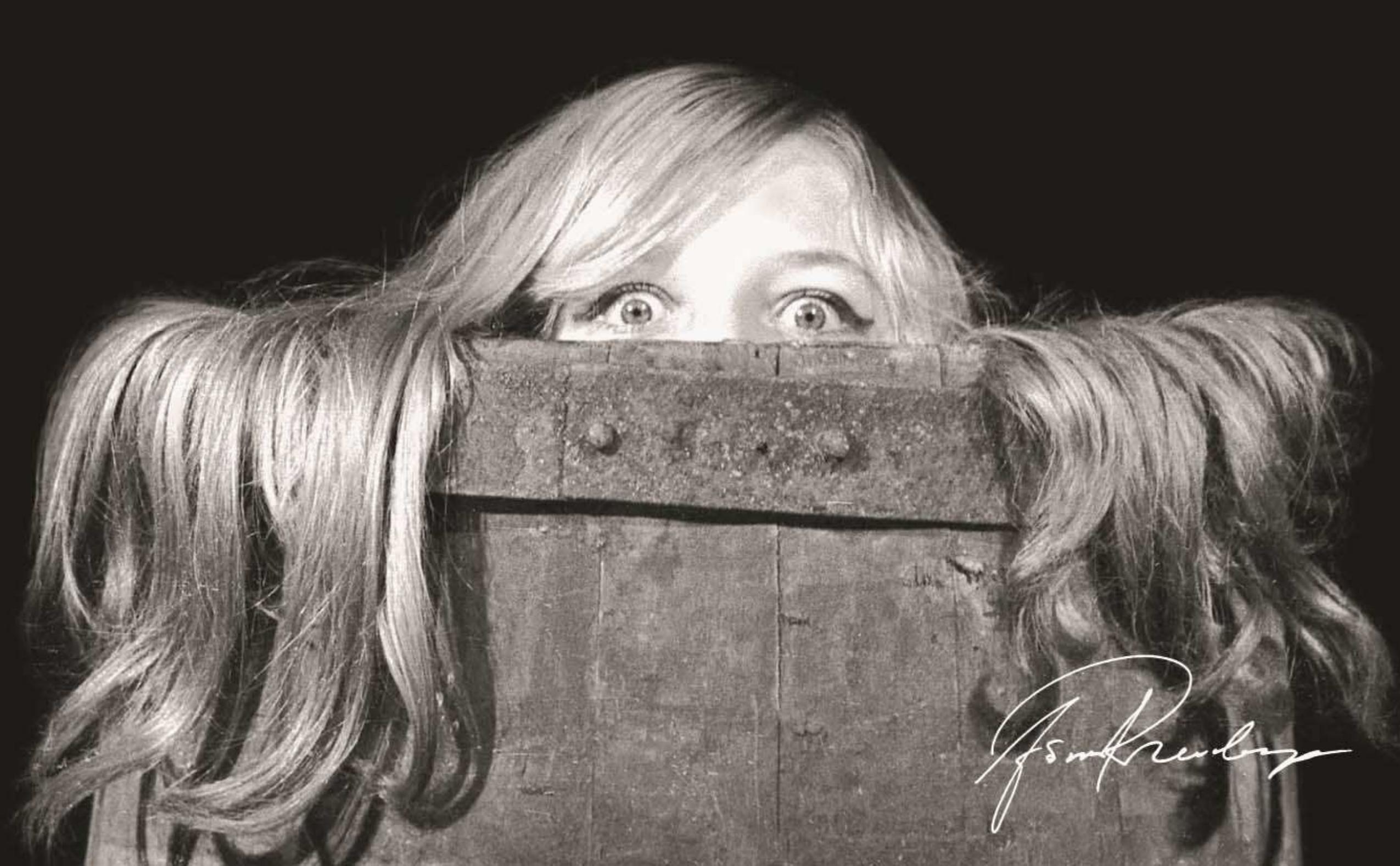 Yapon guruhi jinsiy aloqasini tomosha qiling Qiz yigit mast bolganida undan foydalangan.