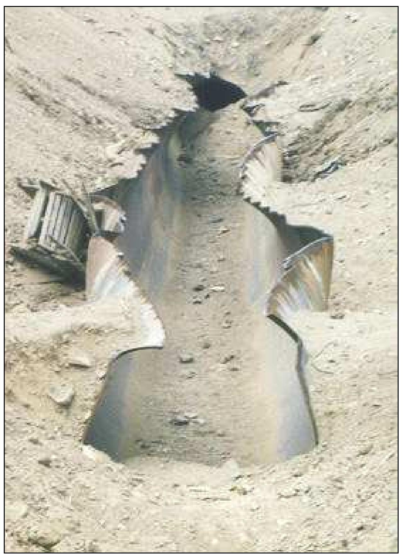 Large Gas Line Break (PDF) Large-diameter X 100 gas line pipes: Fracture propagation ...