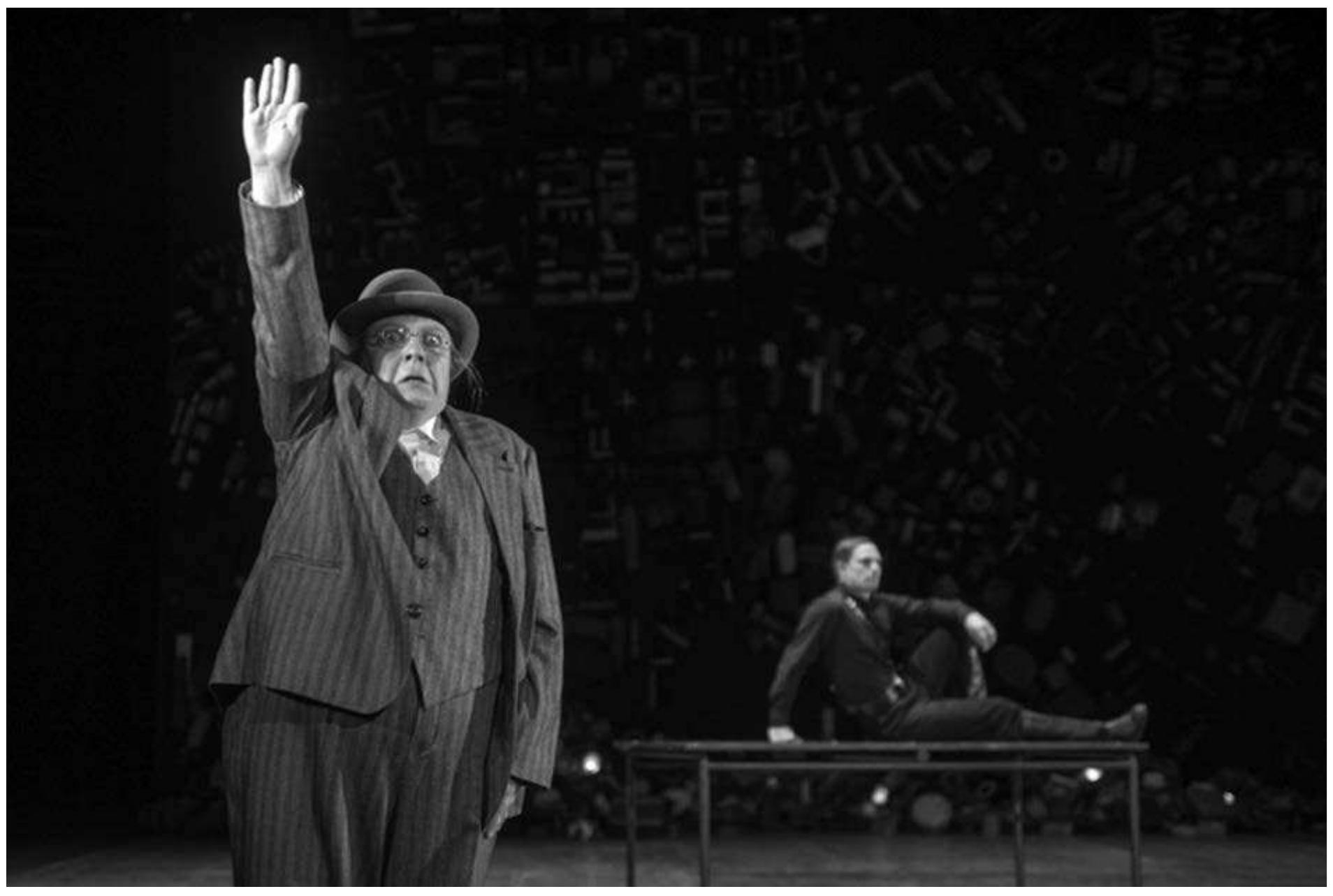 Luc Perceval and Christina Bellingen’s J eder stirbt fur sich allein. Photo: Krafft A ngerer. 