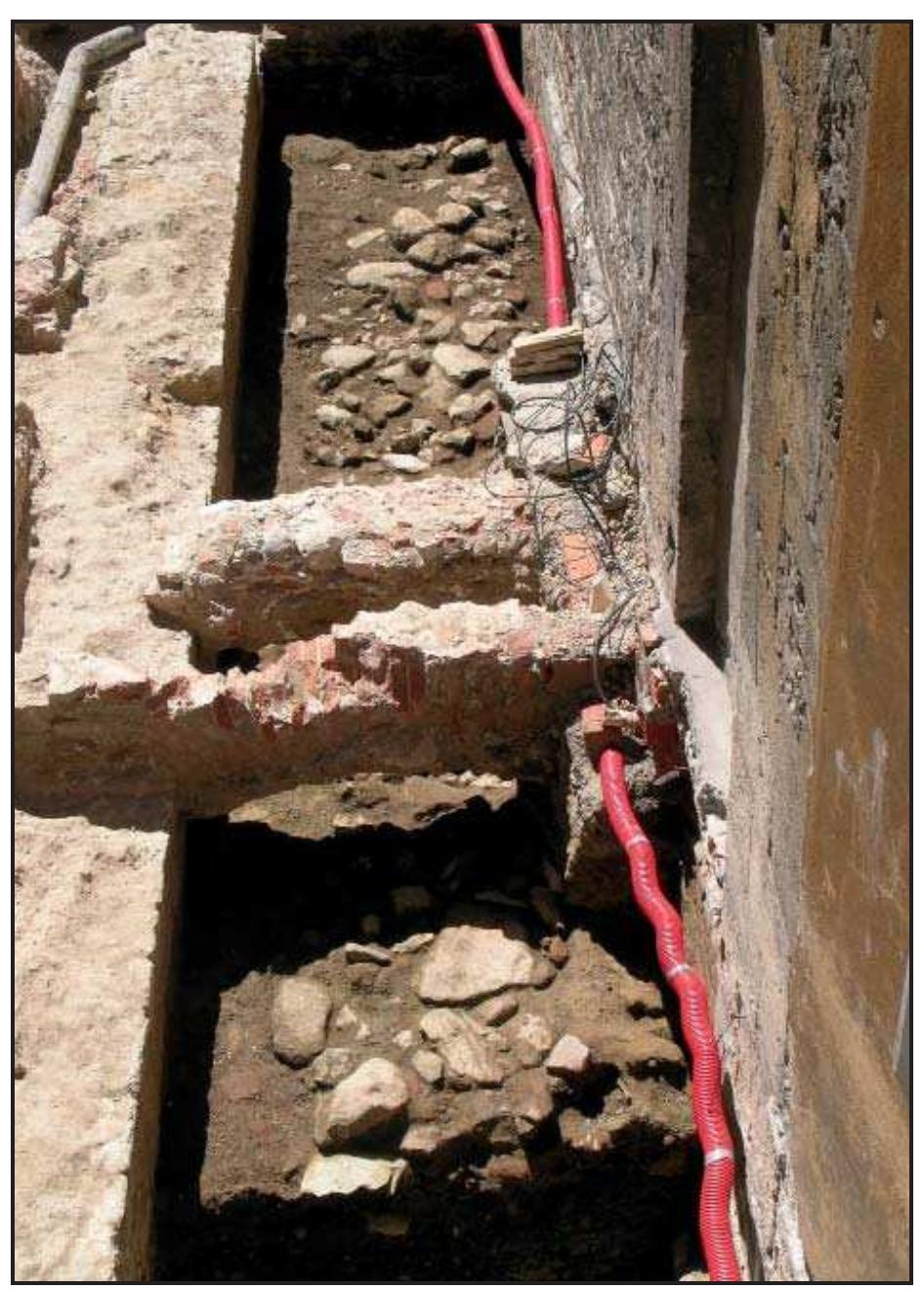 Fig. 3.52 Excavation of via degli Uffizi. The alley (chiasso) between tower houses A and B. 