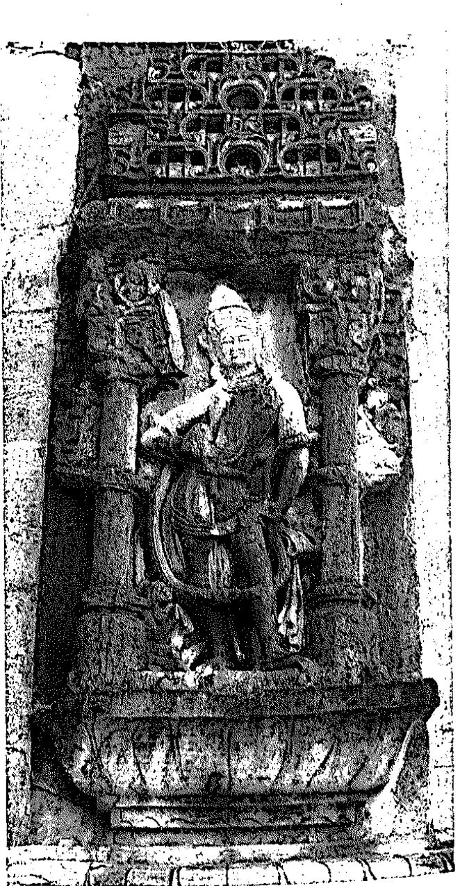 Fig. 117 Skanda, Cittaudgadh, Kumbhaé- yama, south(-west), c. early 8th century*  Fig. 118 Nairrta, Cittaudgadh, Kumbhas- yama, (south-)west, c. early 8th century* 