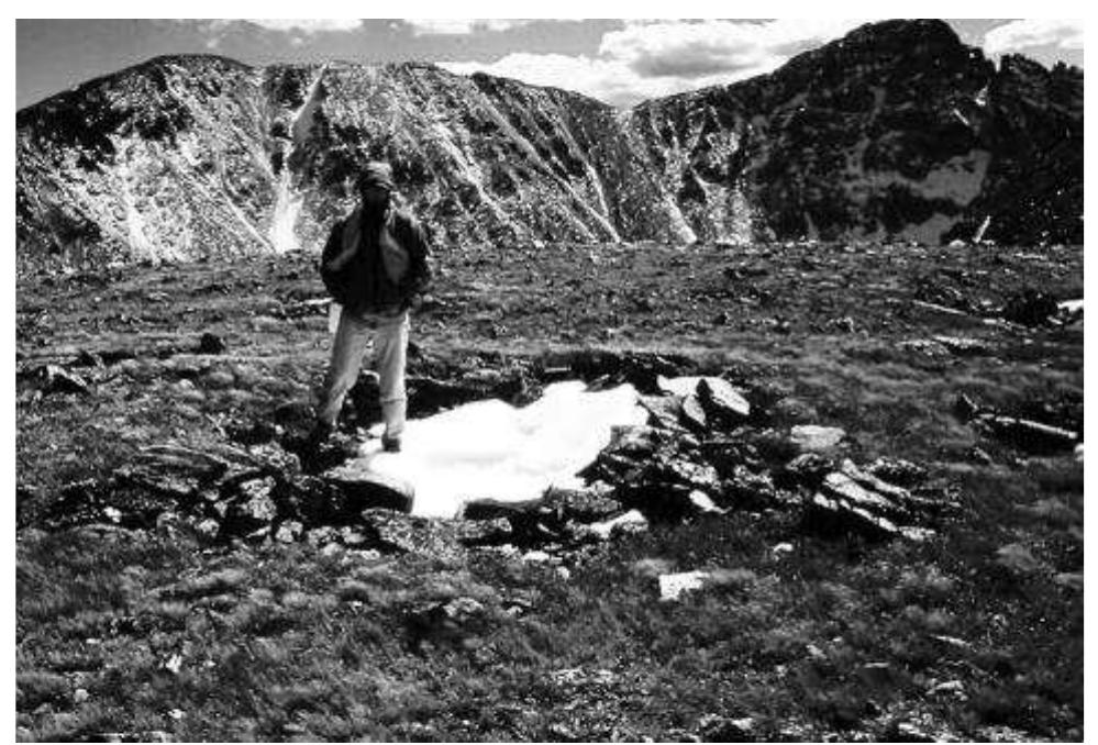 FIGURE 2. Snow-filled hunting blind at Sawtooth game drive. 