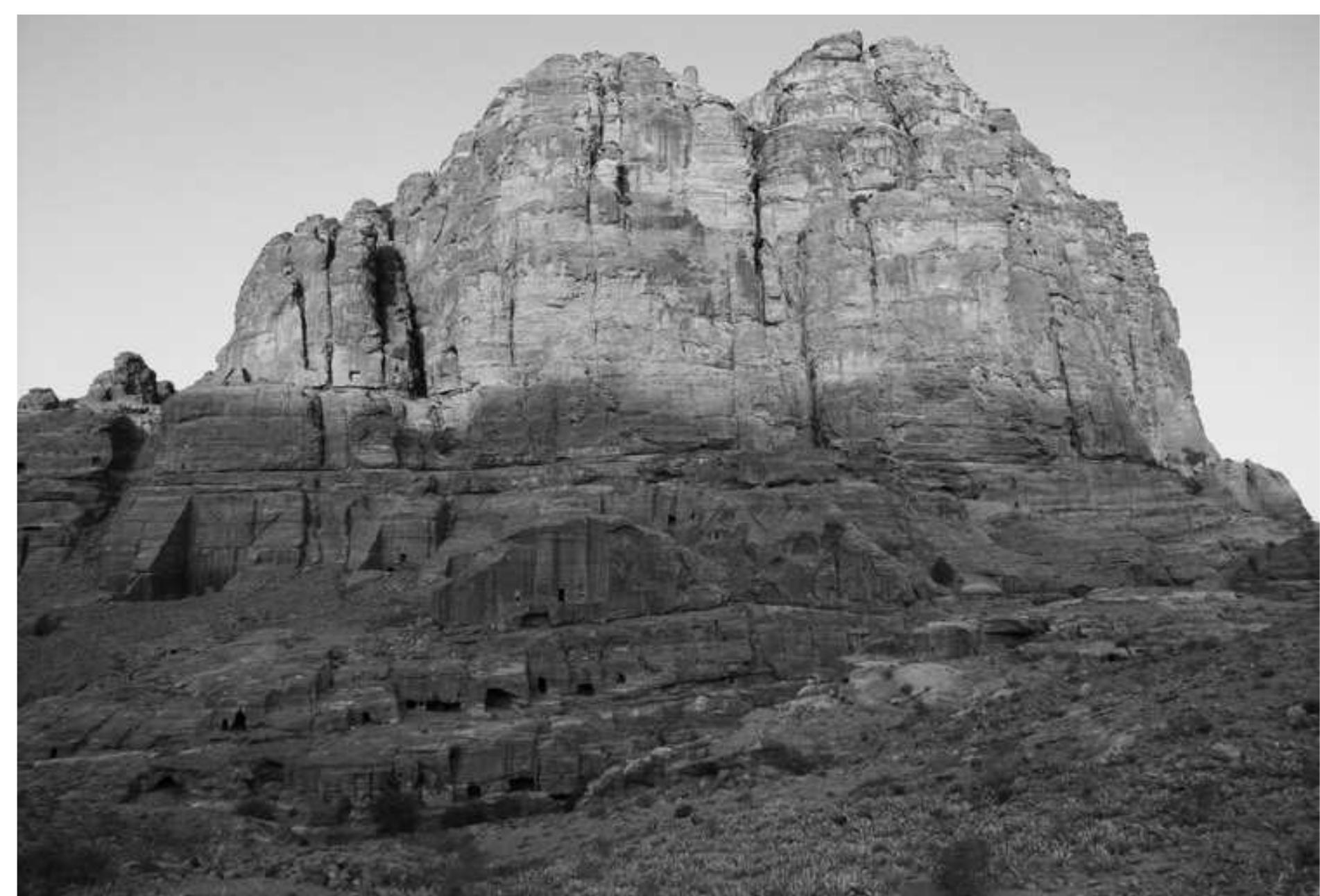 Fig. 1. Umm al-Biyara looking towards the north-west (photo A. Barmasse). 