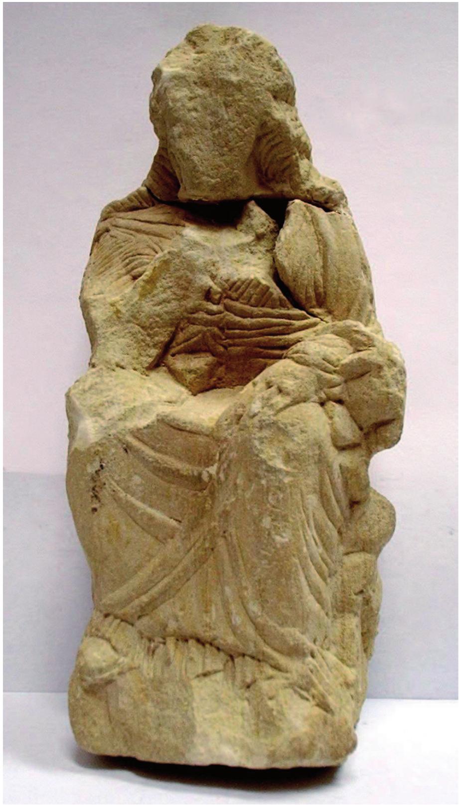 Fig. 3. Isis figurine from the Temple of the Winged Lions, Petra, Archaeological Museum Amman, Inv.-n° J16271 (photo V. Vaelske) 