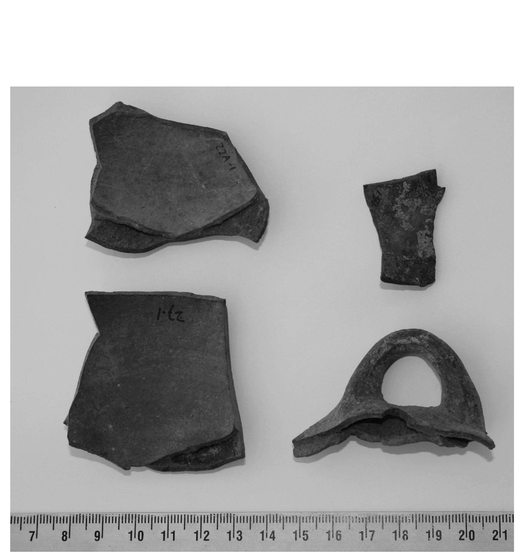 Fig. 7: Misfired frr. from hydriskai.  Pottery Workshop Organization and Transformation at the Archaeological Site of Timpone Della Motta 