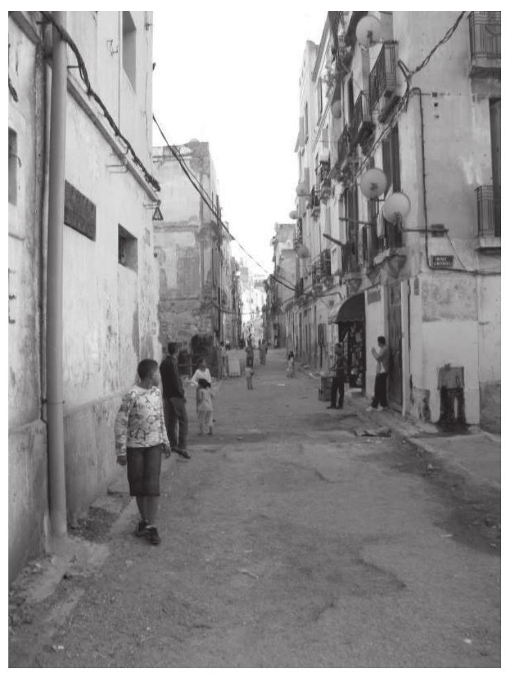 Street in Oran, 2000s. Courtesy of the author.  Joshua Schreier 