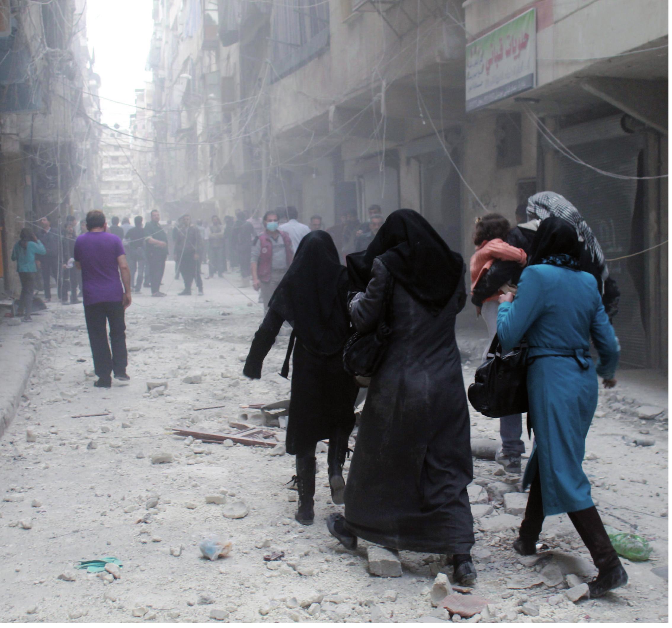 According to activists from Aleppo, Damascus and Deir Ezzor the security situation in their regions make it almost impossible to perform any peacebuilding activities. Those who still try risk their lives, because none of the warring parties tolerates this kind of activism. The picture shows citizens of Aleppo fleeing from a barrel bomb attack by the regime. Photo: Baraa Al Halabi 