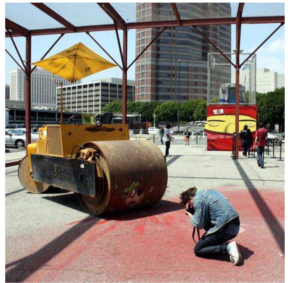 | article available here: http://www.tandfonline.com/doi/full/10.1080/00233609.2015.1095797   surrounding street art in the museum  Bengtsen, P. (2015). Carelessness or curatorial chutzpah? On controversies 