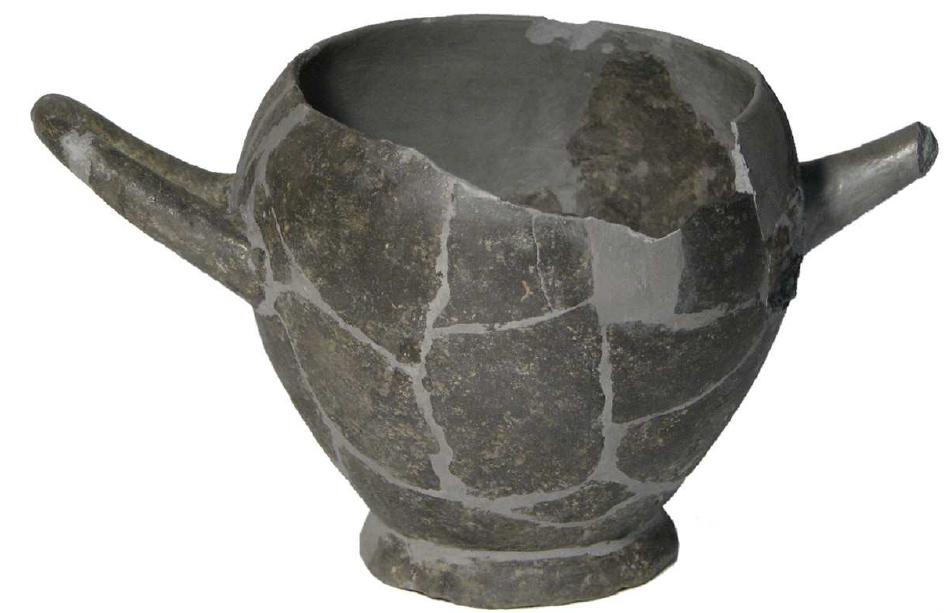 Fig. 7 Bowl in grey impasto, attributed to the Circolo di Bes, h 8.6 cm. Museo Archeologico Nazionale Firenze, inv. 7702 (image: C. Colombi). 