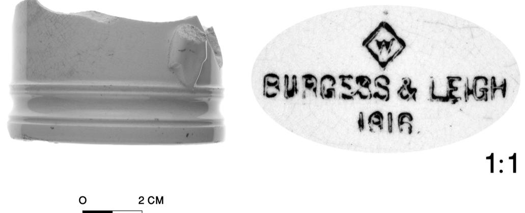 Fig. 9. Burgess & Leigh mug base with a 1916 production stamp (photography: Clara Amit). 