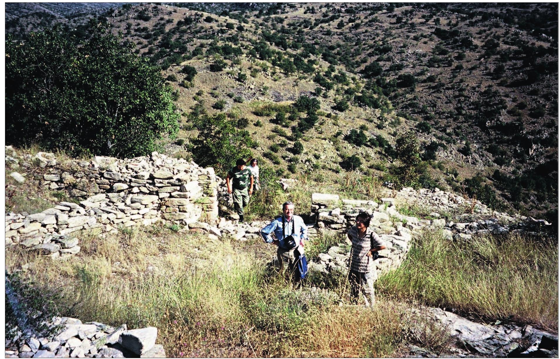 Figure 15. The enclosed settlement of Gradok by Kaniste in the Republic of Macedonia with an ‘Acropolis’, two basilicas, and a lower ‘town’. The settlement is dated to the 5th and 6th centuries by means of finds. The walls are quite simple and mainly consist of dry masonry. Photo by the author. 